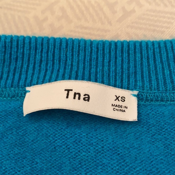 TNA cashmere sweater for Aritzia - Picture 5 of 7